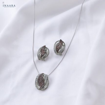 Incendia Pendant Set