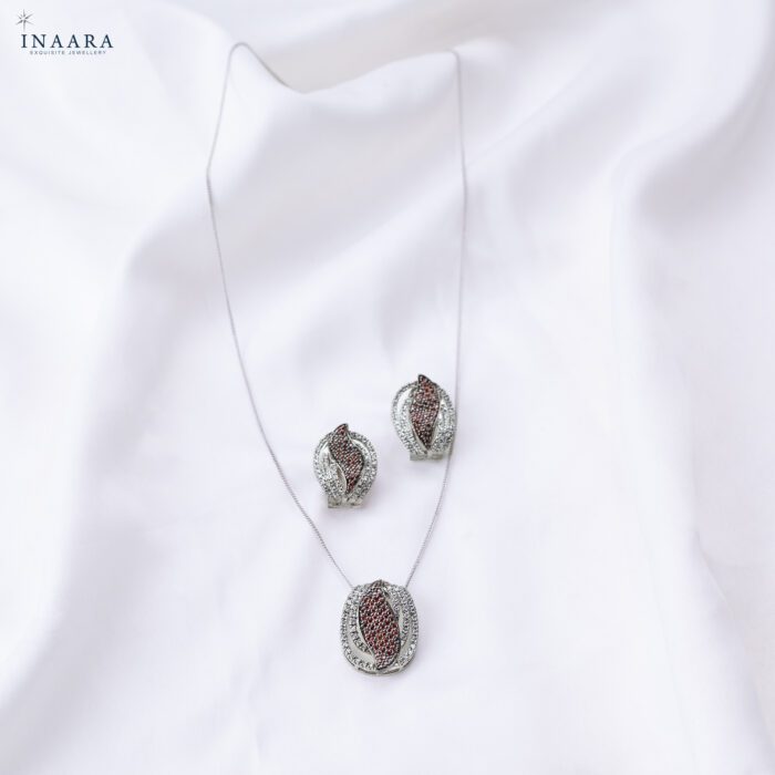 Incendia Pendant Set 2