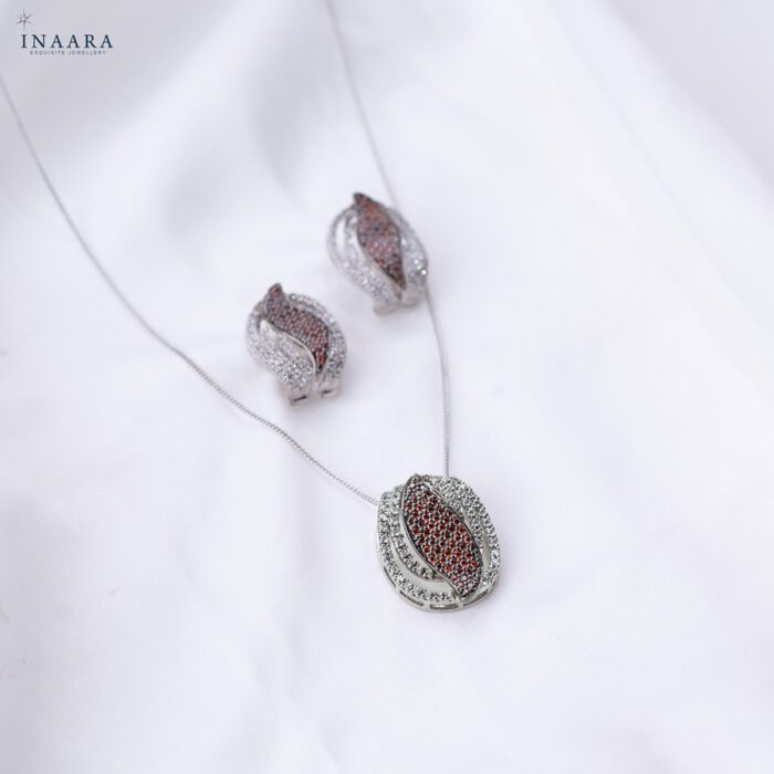 Incendia Pendant Set 1