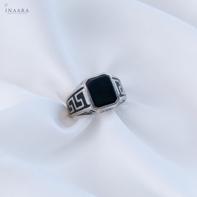 Onyx Maze Ring