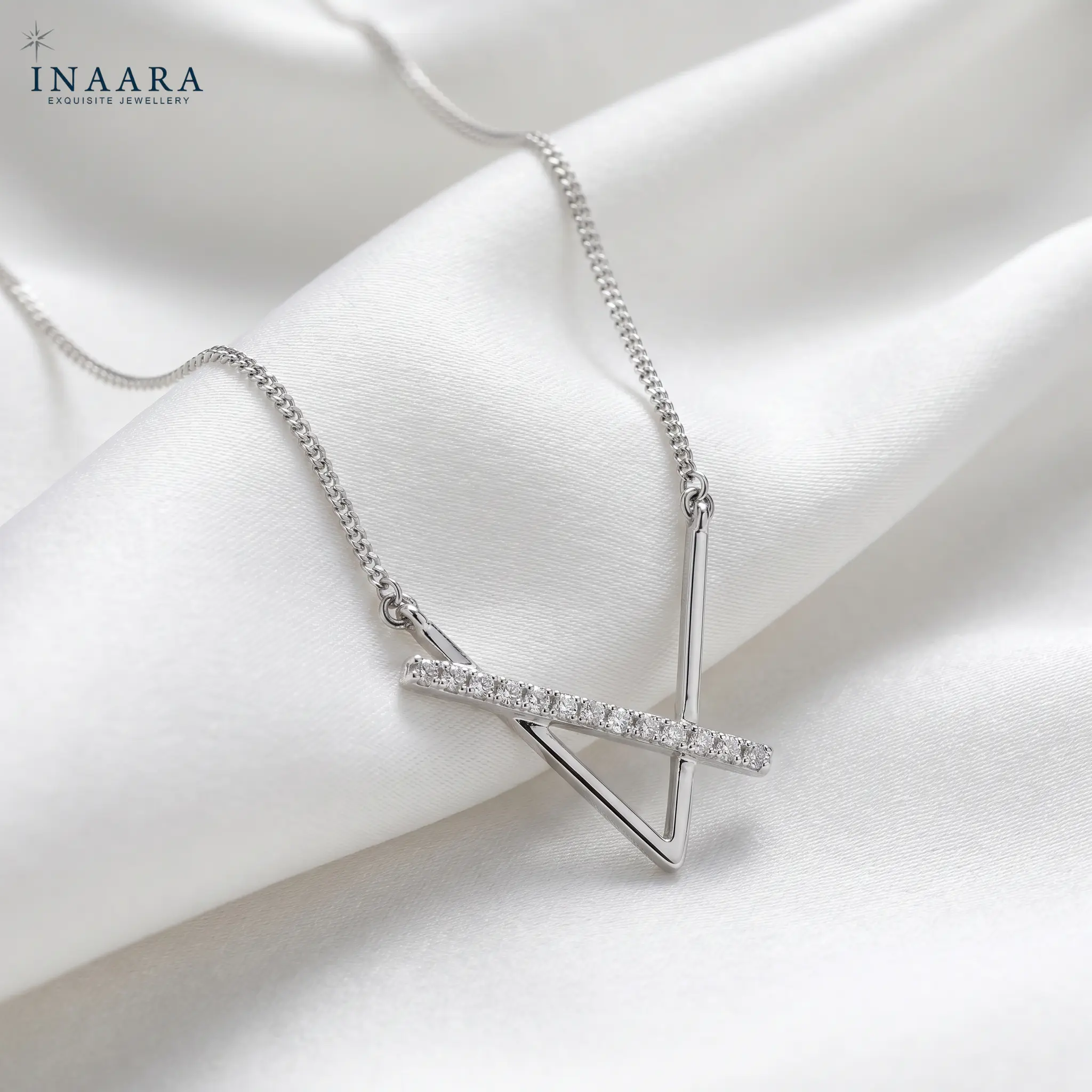 Nexus Mini-Necklace 4 Nexus Mini-Necklace - Image 1